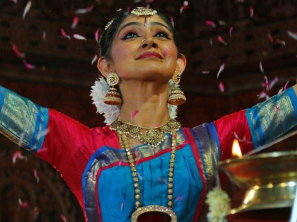 അരങ്ങേറ്റം