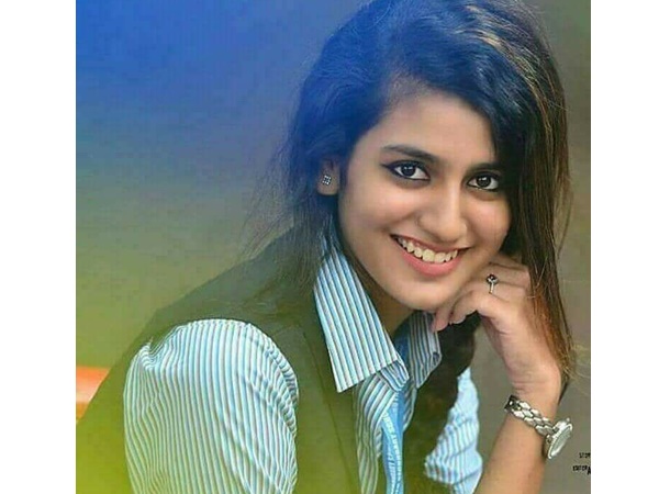 പാട്ട് പരിശോധിക്കുന്നു