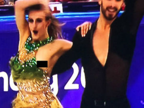 ഹുക്ക് അഴിഞ്ഞു, മാറിടം പുറത്ത് ഹുക്ക് അഴിഞ്ഞു, മാറിടം പുറത്ത്