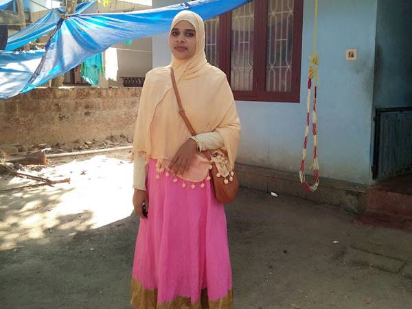 ഇങ്ങേയറ്റത്ത് ജാമിദ ടീച്ചര്‍ വരെ 