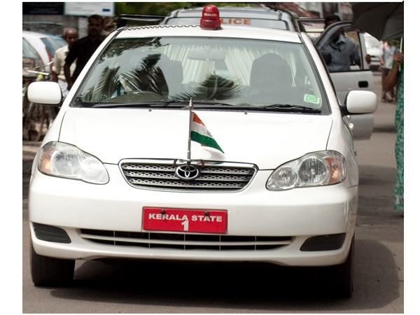 ആളെക്കൂട്ടാന്‍