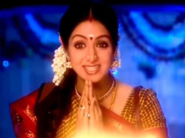 ബാരിക്കേഡ് വച്ചു