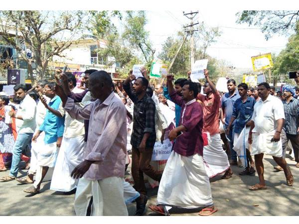 എല്ലാവരെയും അറസ്റ്റ് ചെയ്യണം
