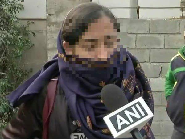 ഐഐടി ഗേറ്റിലേക്ക് 