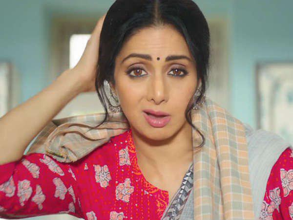 ഗായികയായി..