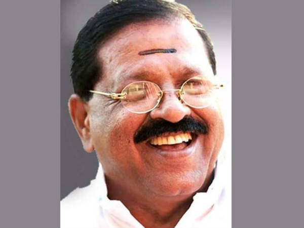 കണ്ണടച്ച് പാല് കുടിച്ചാല്‍