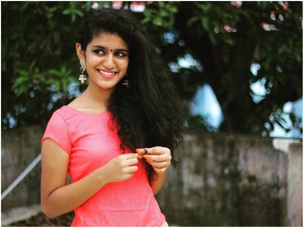 രാജ്യമെങ്ങും തരംഗം