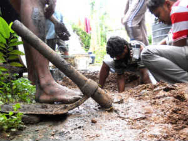 തോട്ടിപ്പണി