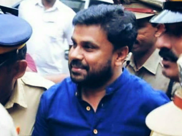 ദിലീപ് നേരിട്ട് ഹാജരായി