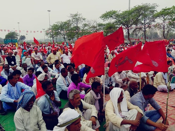 കർഷകരോഷം കത്തുന്നു