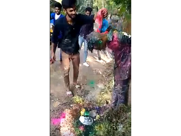 വിശദീകരിച്ച് പിറന്നാളുകാരൻ വിശദീകരിച്ച് പിറന്നാളുകാരൻ