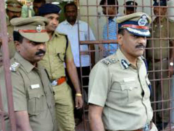 ഓട്ടോ ഡ്രൈവറെ പ്രണയിച്ചു.