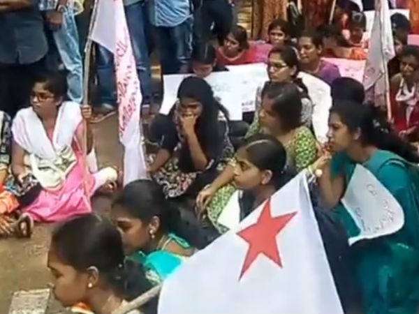 വിദ്യാർത്ഥികളുടെ പ്രതിഷേധം വിദ്യാർത്ഥികളുടെ പ്രതിഷേധം