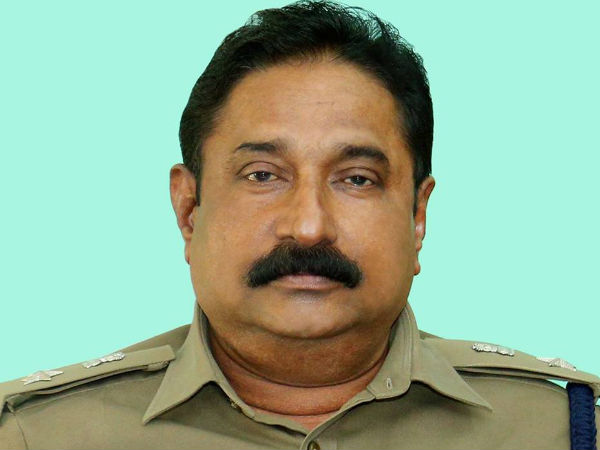 പ്രമുഖ നടിക്കൊപ്പം ഉന്നത ഉദ്യോഗസ്ഥന്‍?