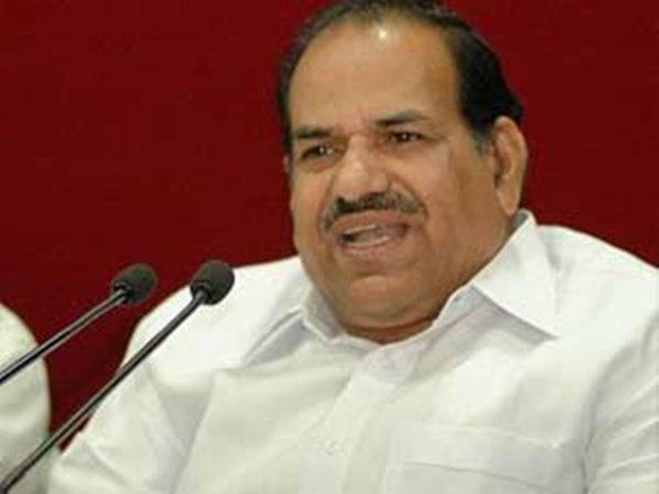 രാഷ്ട്രീയത്തെ വര്‍ഗീയവത്കരിക്കുന്നു