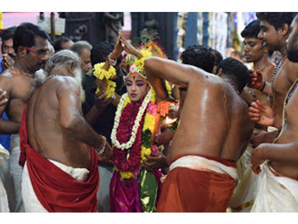 എന്നെ ശല്യപ്പെടുത്തരുത്