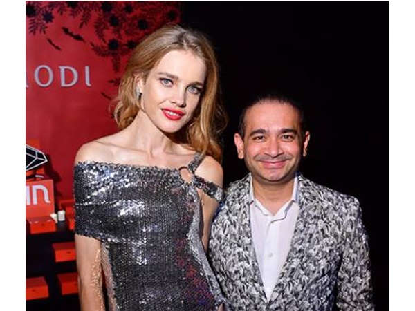  സ്വര്‍ണവും വജ്രവും കൈക്കൂലിയായി 