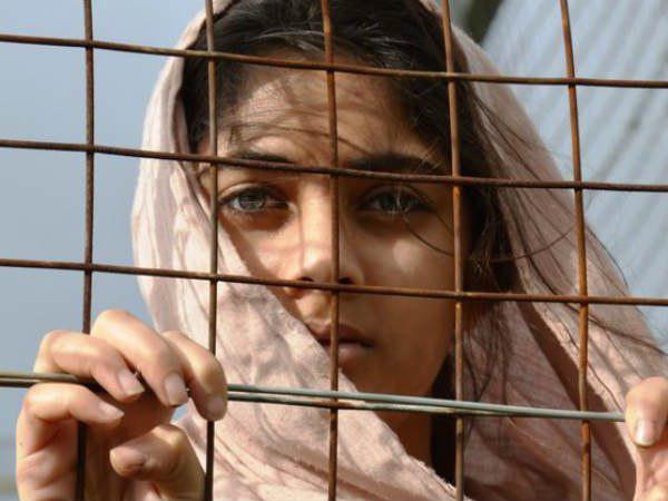 തലകീഴായി തൂക്കി