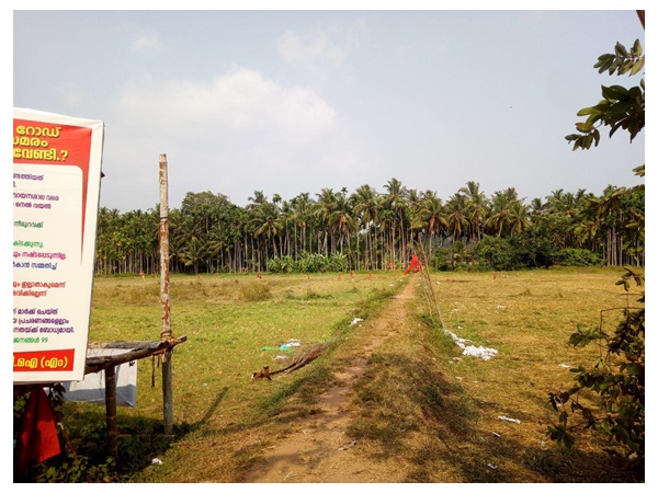 ഭൂരിപക്ഷം വയലുകളും ഉടമകൾ റോഡ് വികസനത്തിനായി വിട്ടു കൊടുത്തു എന്നാണ് സിപിഎം പറയുന്നത്. അങ്ങിനെയാണെങ്കിൽ ഭൂരിപക്ഷവും സമരത്തിന് എതിരായി വരികയല്ലേ ചെയ്യുന്നത്?