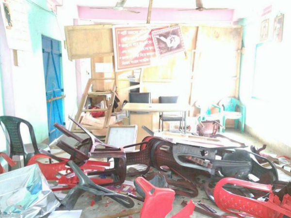 പാര്‍ട്ടി ഓഫീസുകള്‍