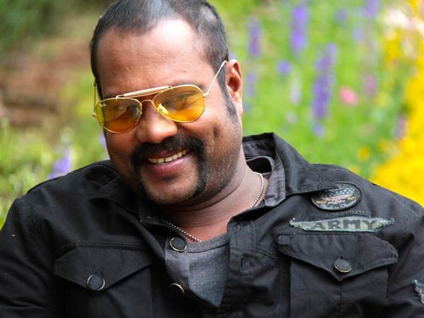 പിന്നിൽ ഗൂഢാലോചന