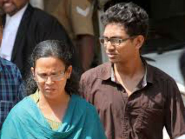 ഒന്നിച്ച് പരോൾ അനുവദിച്ചത് വിവാദമായിരുന്നു