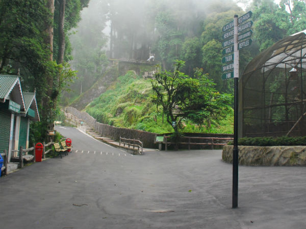 കല്ലെറിഞ്ഞു...