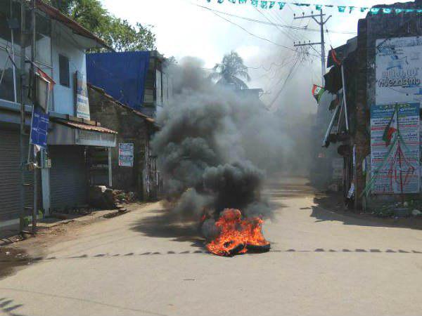 തളി ക്ഷേത്ര ഗോപുരം കത്തിച്ചപ്പോൾ
