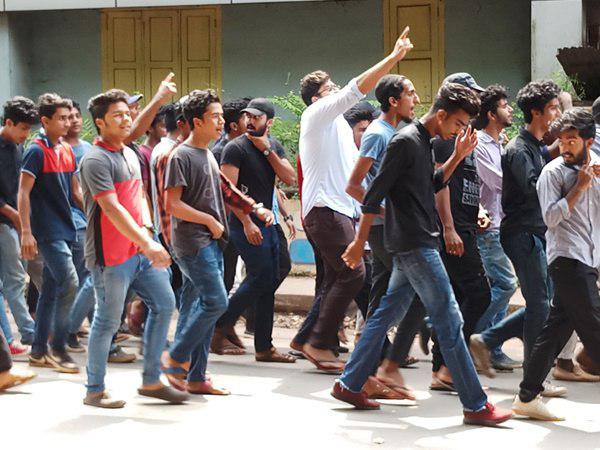 അഡ്മിന്മാർ...