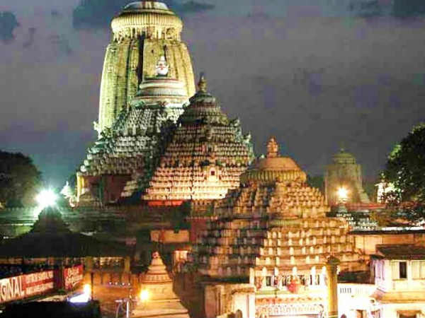 പാമ്പുകളുടെ കാവല്‍