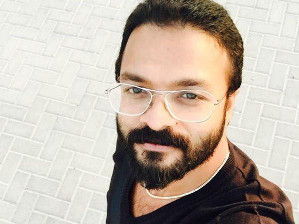 കോടതിയിലേക്ക്