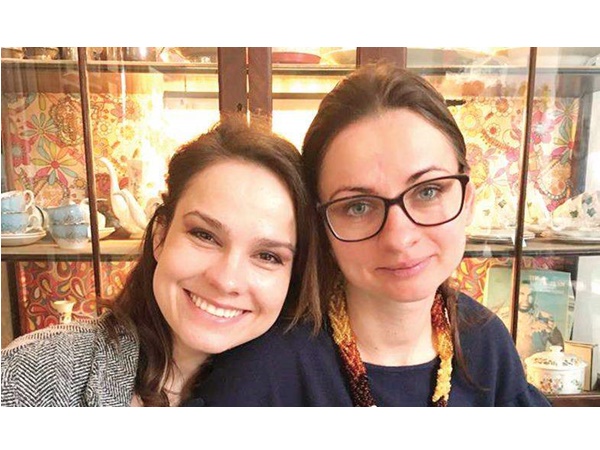 പോസ്റ്റര്‍ ഒട്ടിച്ചു