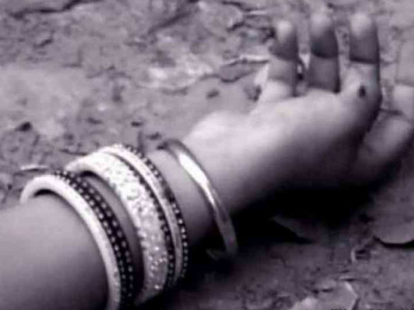 ടൈലുകള്‍ ഇളകിയ നിലയില്‍