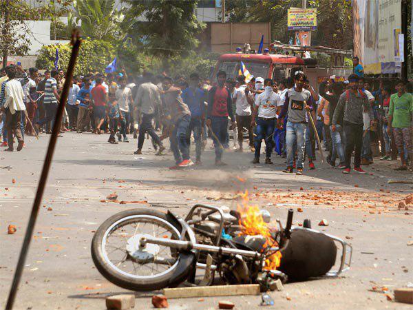 പെൺകുട്ടികളോടും പോലീസിന്റെ ക്രൂരത