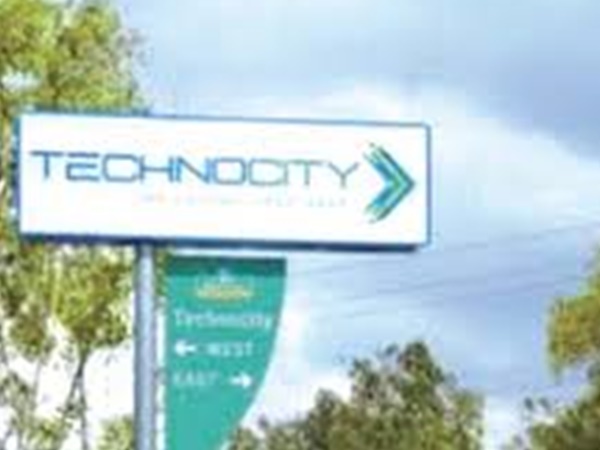 ആളൊഴിഞ്ഞയിടം