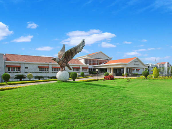 ഈഗിൾടൺ റിസോർട്ടിൽ 