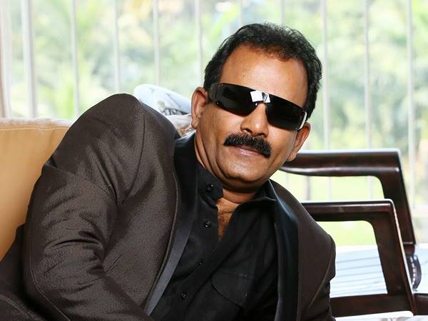 മേജർ രവിയും മന്ത്രിക്കെതിരെ മേജർ രവിയും മന്ത്രിക്കെതിരെ