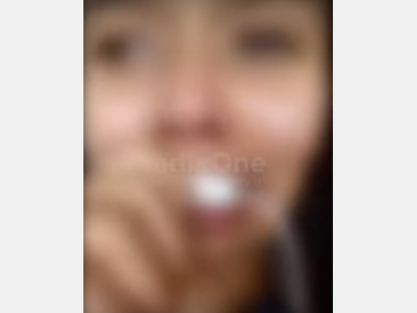 യുവതി വീട്ടുതടങ്കലിൽ 