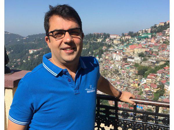 എച്ച് ആര്‍ അസോസിയേറ്റ്