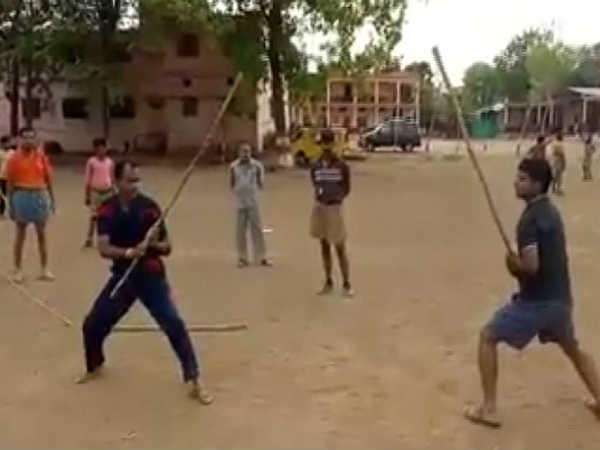 പോലീസ് ബിജെപിക്കൊപ്പം പോലീസ് ബിജെപിക്കൊപ്പം