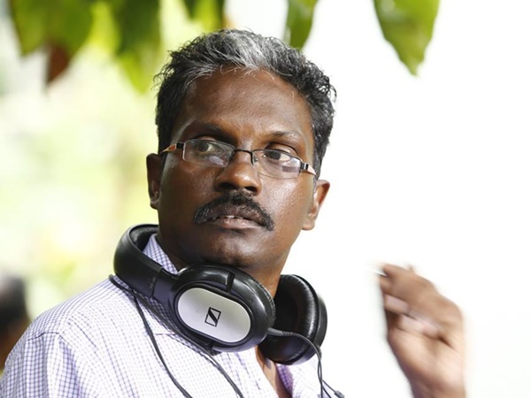 നിലവിളിച്ചു തെറിപറഞ്ഞ് നടന്നു