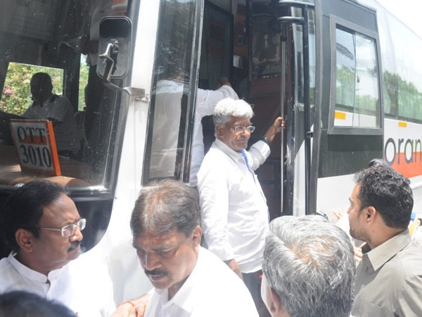 കൂറുമാറ്റത്തിന് സാധ്യത?