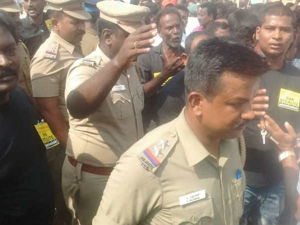 കോടതിയില്‍ ഹര്‍ജി