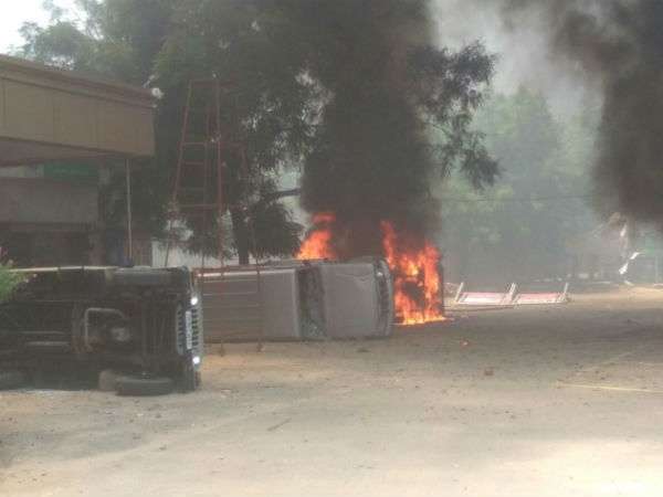 നേതാക്കൾക്കെതിരെ കേസ് നേതാക്കൾക്കെതിരെ കേസ്