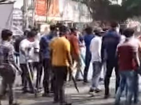 മുഖംമൂടി ധരിച്ചയാള്‍....