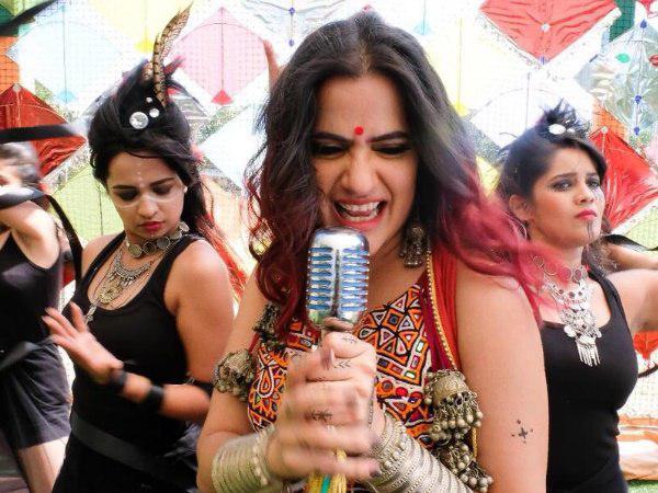 സ്ഥിരം ശല്യക്കാരി