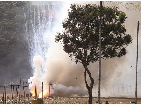  thiruvambady-pakal-vedikettu