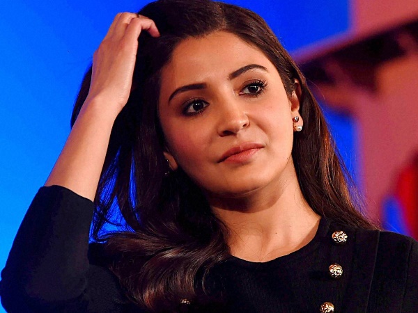 മാന്യതയില്ലാത്ത സ്ത്രീ....