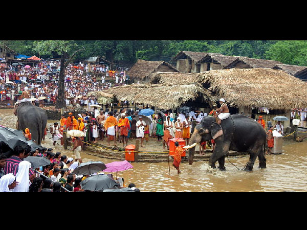 യാഗത്തിന് പോകുന്ന സതീദേവി