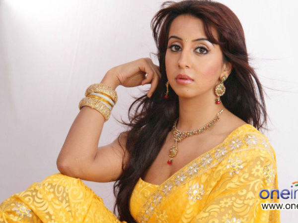 കുടുങ്ങുന്നത് ജൂനിയർ നടിമാർ